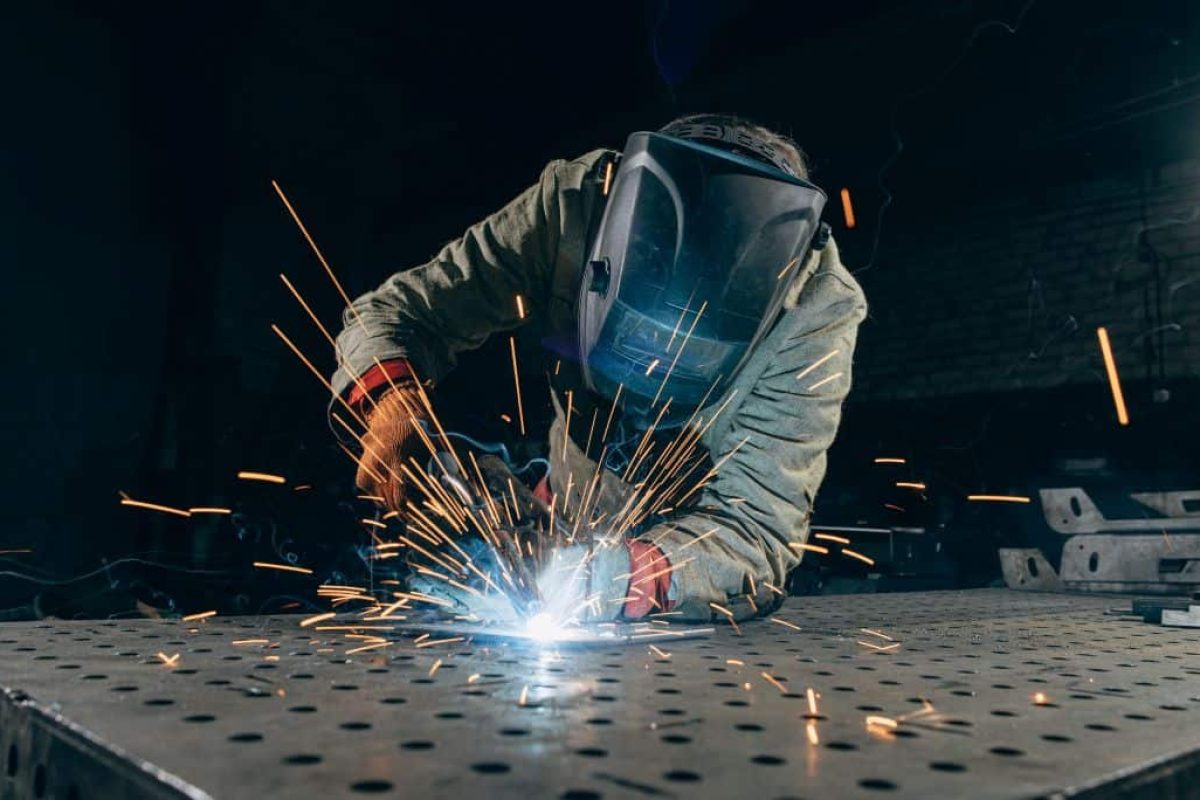 iStock-welding 1028 x 684
